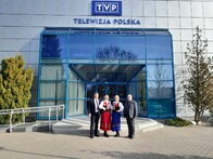 Przed siedzibą TVP